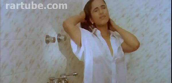  Mallu Glamour Hot Queen Reshma Full nude Bathing Scene